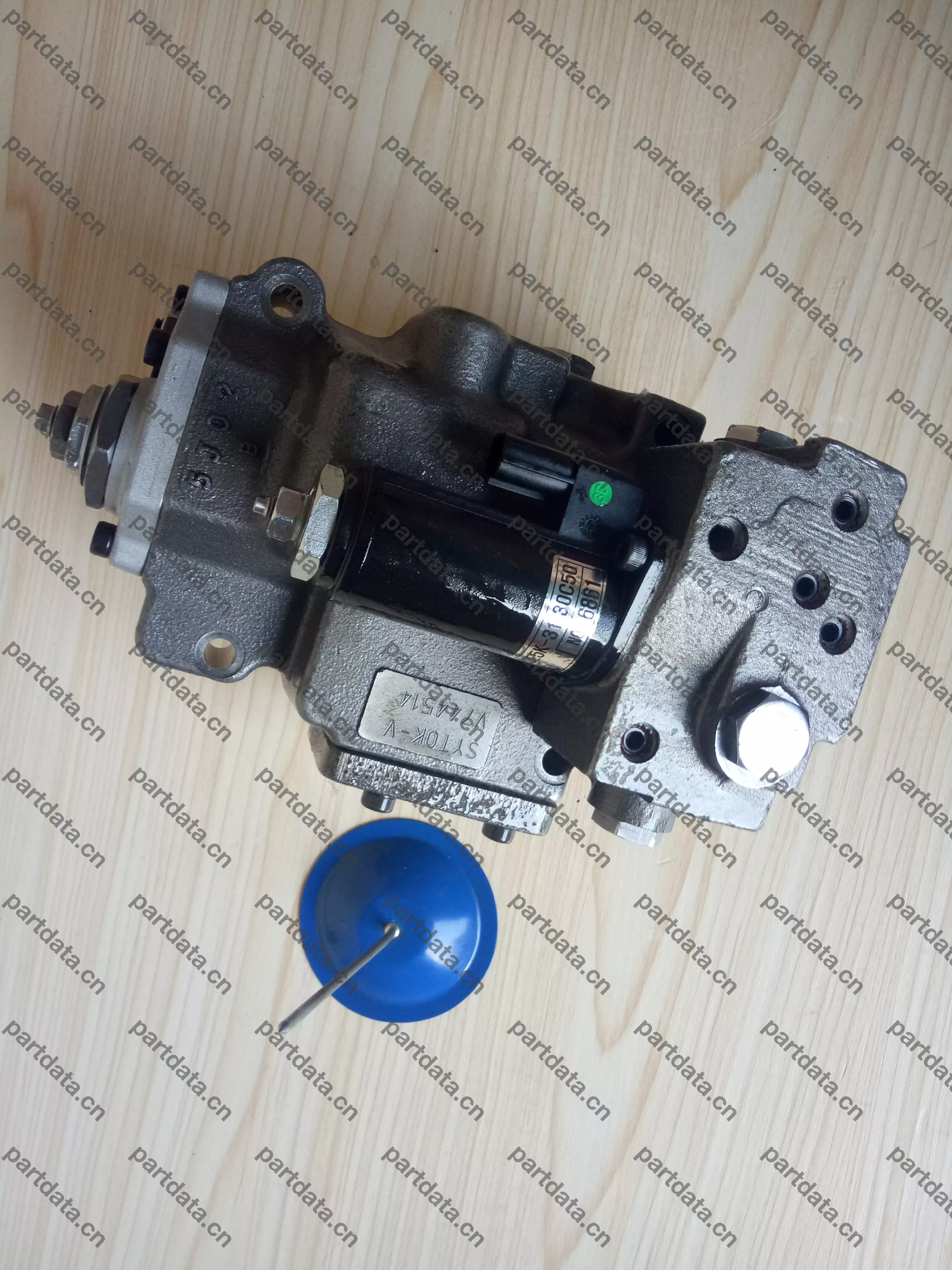 神钢液压马达配件SK200-8液压泵提升器